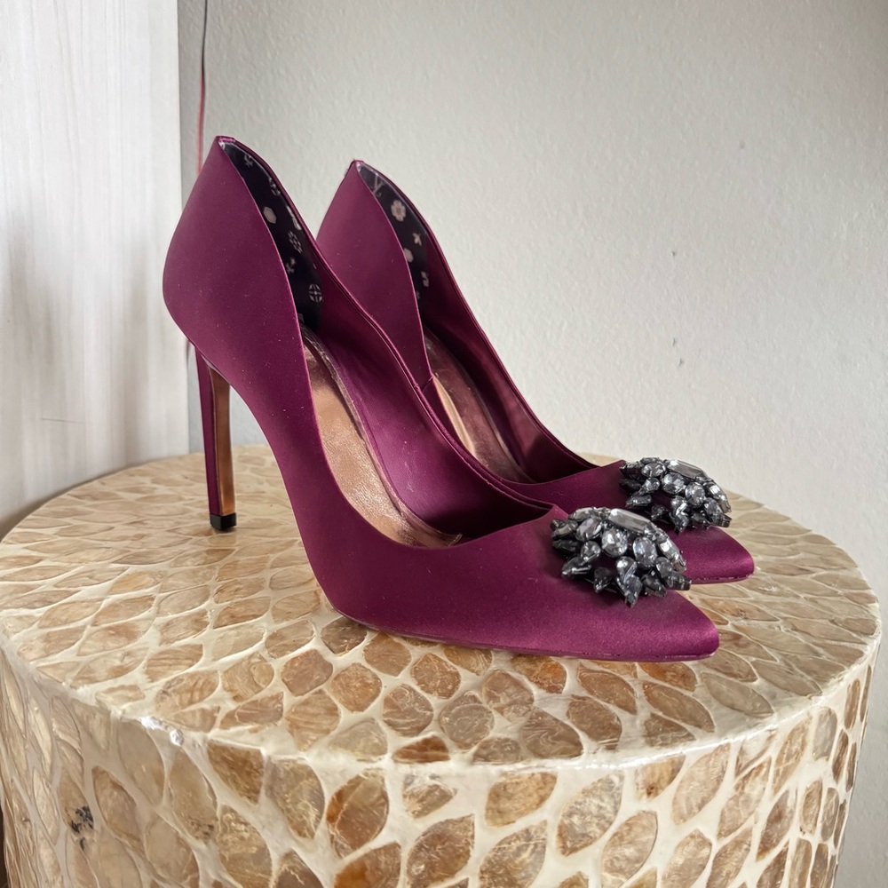 Satin Pointed-Toe High Heels with Crystal Brooch - Plum - Picture 2 of 9